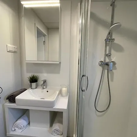 Tiny Haus Rotkehlchen By Interhome