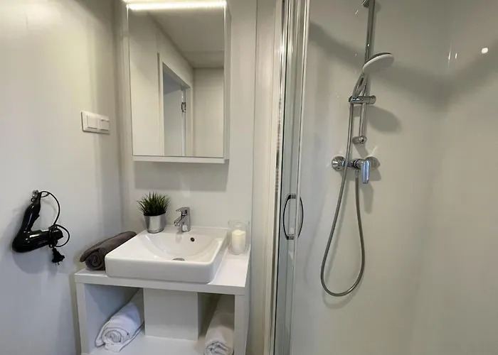 Tiny Haus Rotkehlchen By Interhome